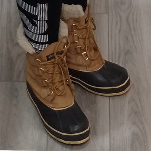 Snow boot men's size 5 or fits women's size 7- 7.5